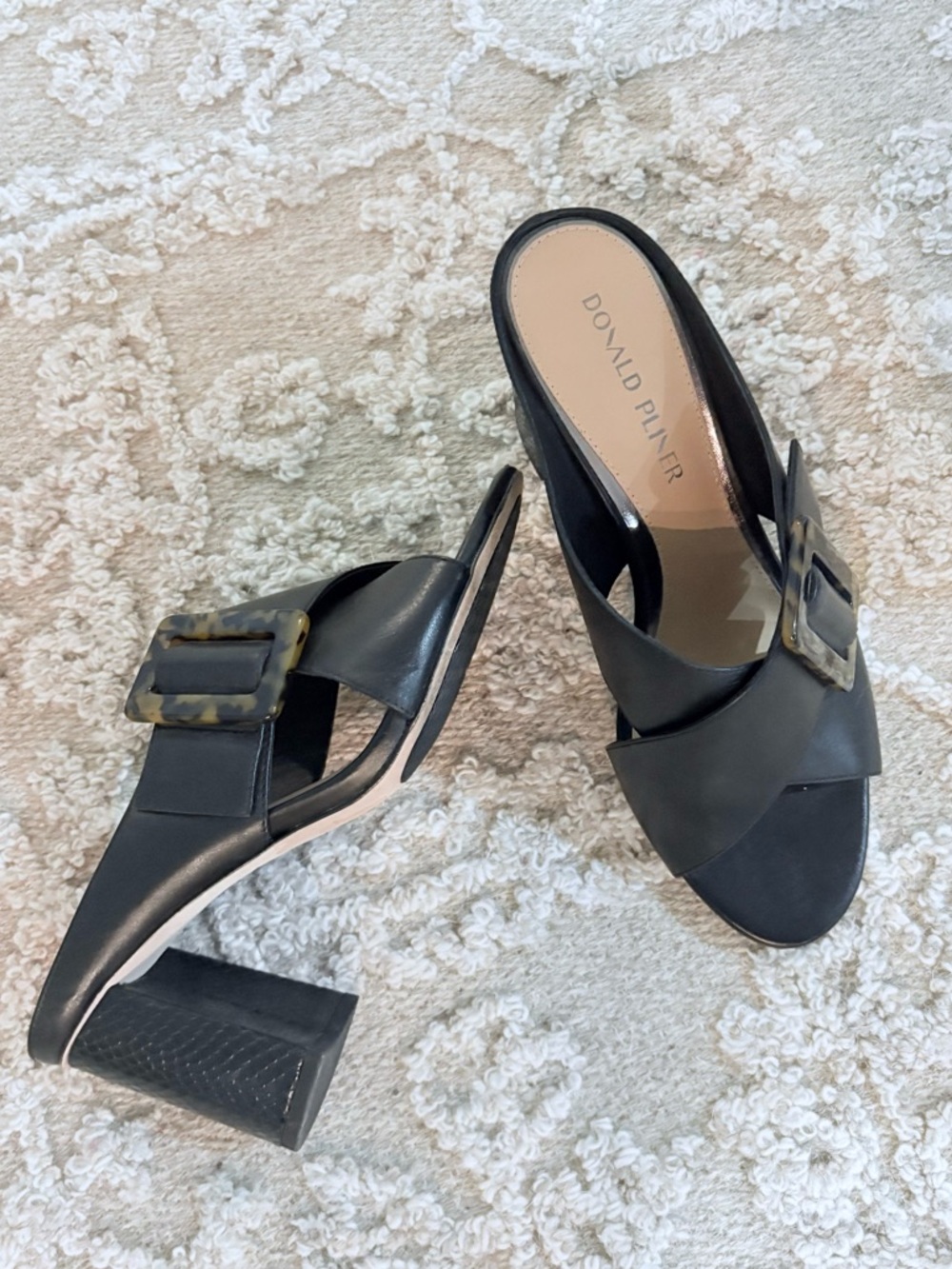 Donald Pliner Black Ashlie Leather Cross Strap 3.5” Heels Sandals Sz 10